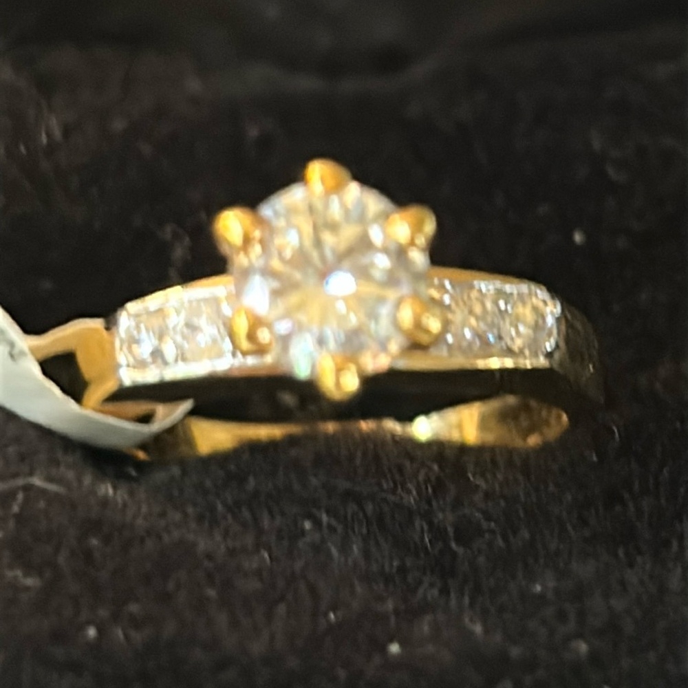 Elegant Gold and Silver Women's Ring